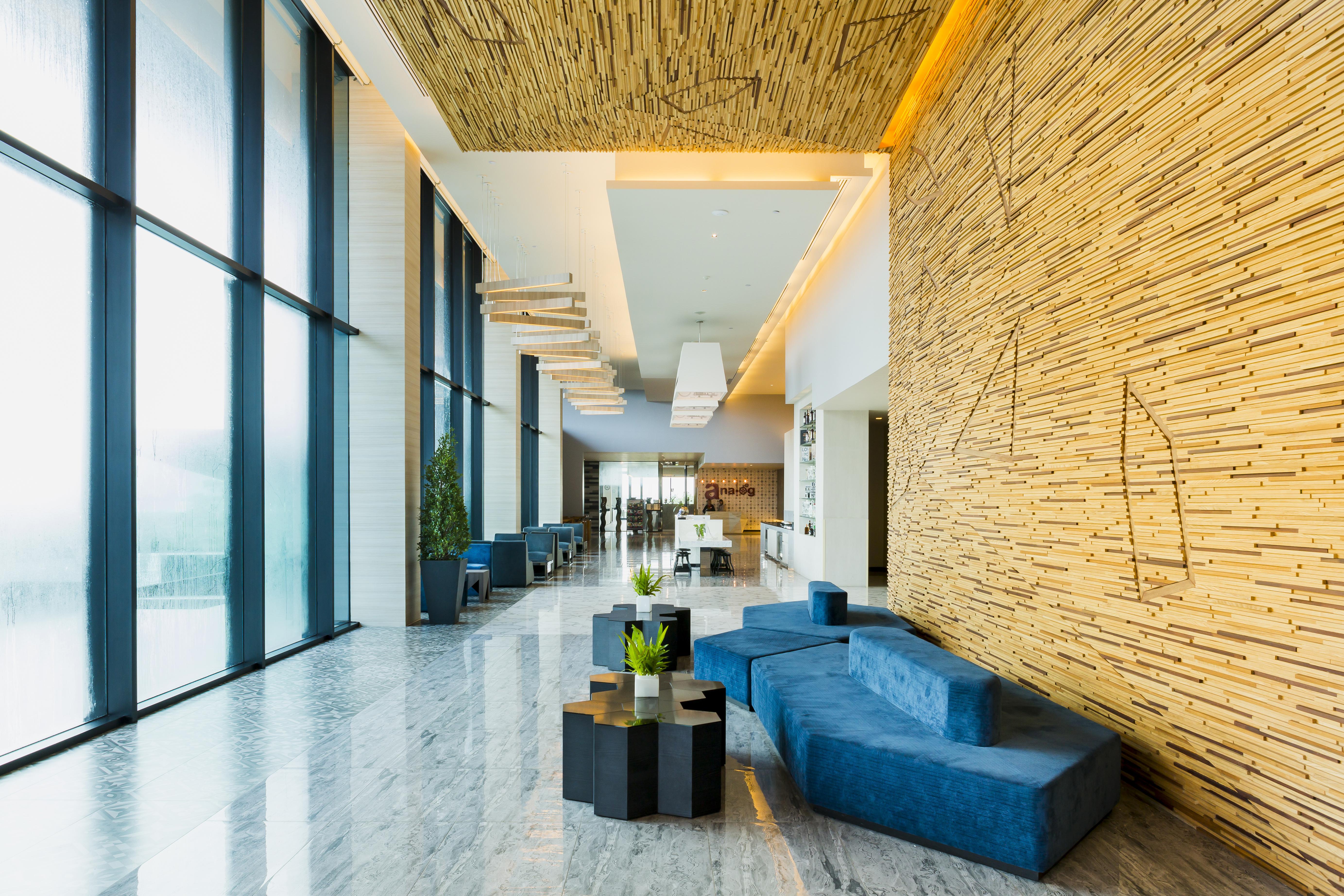 Tsix5 Phenomenal Hotel Pattaya Exterior foto
